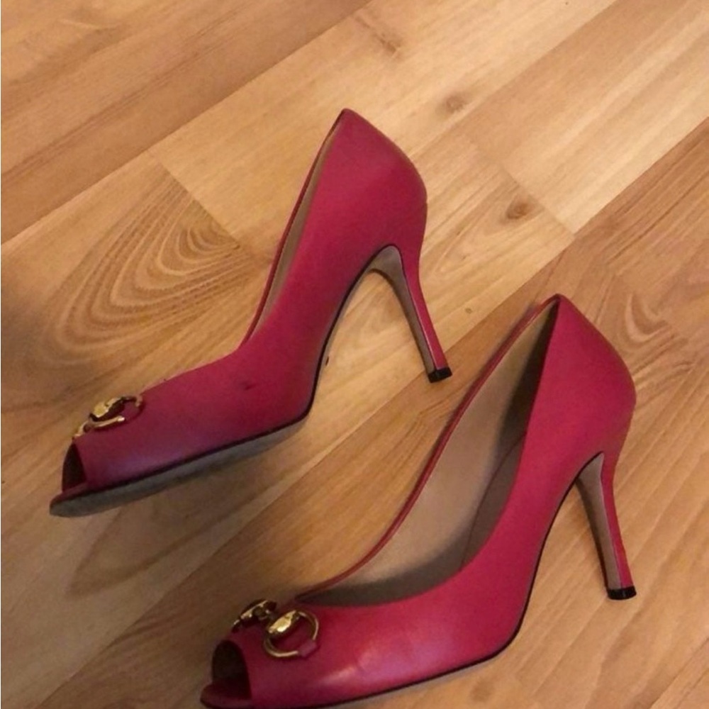 Gucci Women's Pink Peep-Toe Heels - Picture 2 of 6